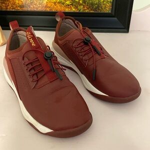 Clove Tennis Shoes, pre owned in good condition,  cranberry color